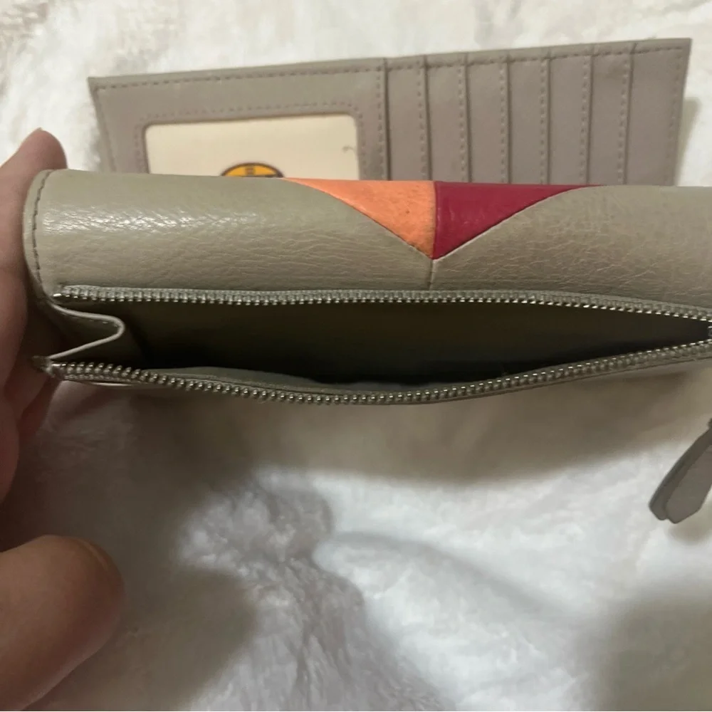 Fossil Women's Tri-Tone Leather Wallet